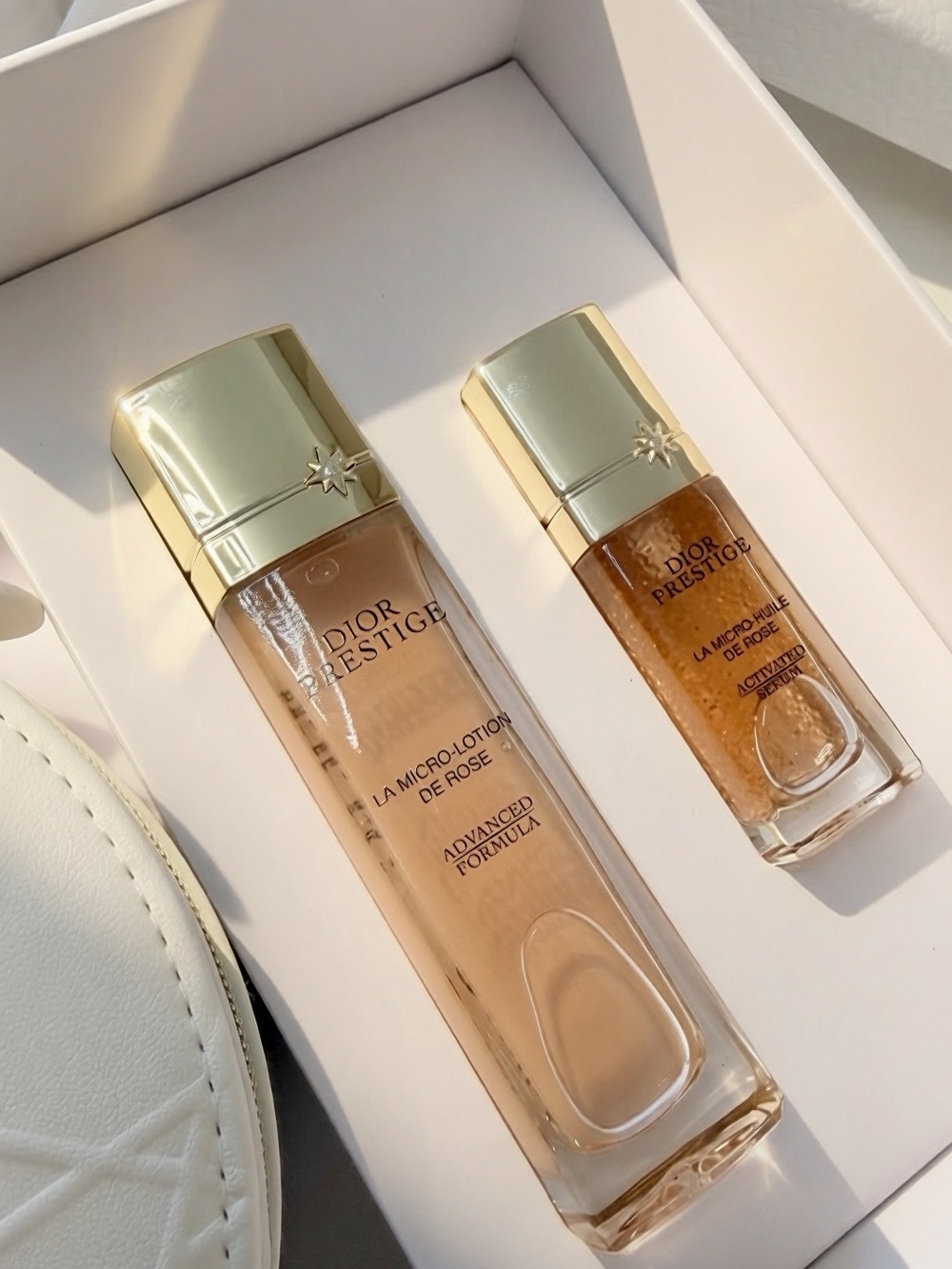 Dior Cream Travel Case with Two Golden Radiant Foundations - Picture 3 of 5